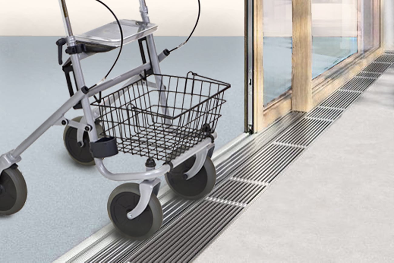 bodengleicher Terrasssenaustritt auf wärmegedämmte Terrasse